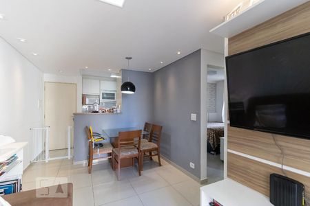 Sala de apartamento para alugar com 2 quartos, 47m² em Taboão, São Paulo