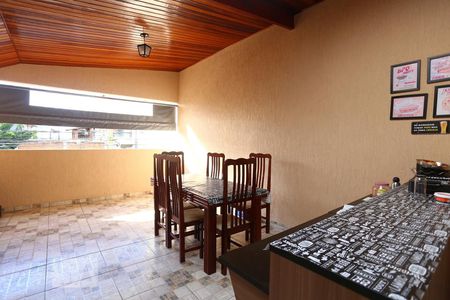 Varanda de casa à venda com 4 quartos, 200m² em Jardim das Flores, Osasco