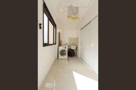 Apartamento para alugar com 112m², 3 quartos e 1 vaga Apartamento para alugar com 112m², 3 quartos e 1 vagaLavanderia
