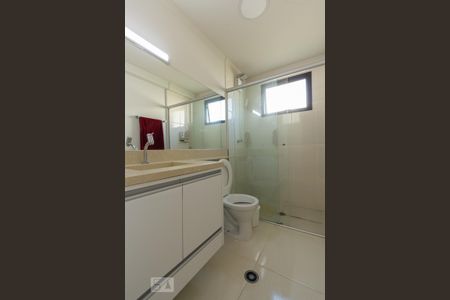 Apartamento para alugar com 112m², 3 quartos e 1 vaga Apartamento para alugar com 112m², 3 quartos e 1 vagaBanheiro da Suíte