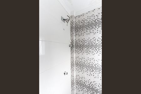 Banheiro de kitnet/studio para alugar com 1 quarto, 28m² em Vila Medeiros, São Paulo