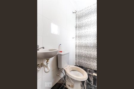 Banheiro de kitnet/studio para alugar com 1 quarto, 28m² em Vila Medeiros, São Paulo