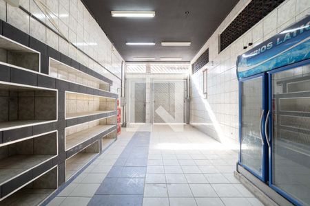 Casa à venda com 343m², 2 quartos e 4 vagas Casa à venda com 343m², 2 quartos e 4 vagasÁrea Externa
