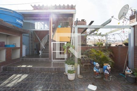 Casa à venda com 343m², 2 quartos e 4 vagas Casa à venda com 343m², 2 quartos e 4 vagasQuintal