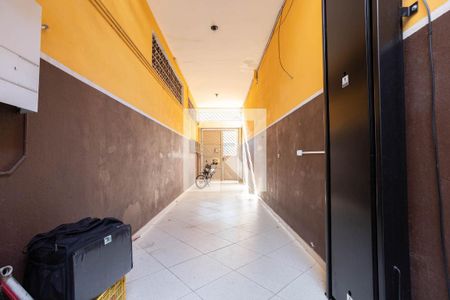 Casa à venda com 343m², 2 quartos e 4 vagas Casa à venda com 343m², 2 quartos e 4 vagasEntrada