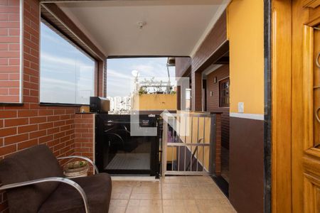 Casa à venda com 343m², 2 quartos e 4 vagas Casa à venda com 343m², 2 quartos e 4 vagasEntrada