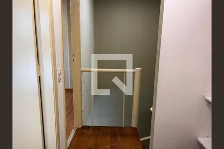 Corredor de apartamento para alugar com 2 quartos, 70m² em Vila Clementino, São Paulo