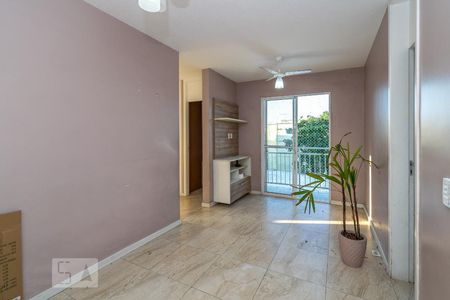 Sala de apartamento para alugar com 3 quartos, 52m² em Parada de Lucas, Rio de Janeiro