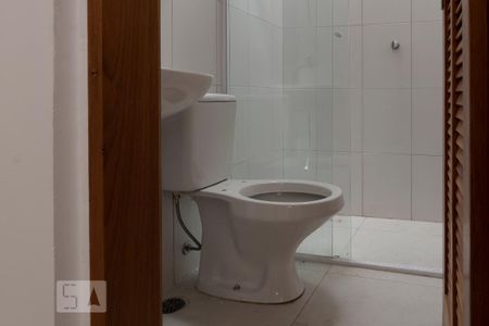 Casa para alugar com 80m², 2 quartos e 2 vagasBanheiro Social