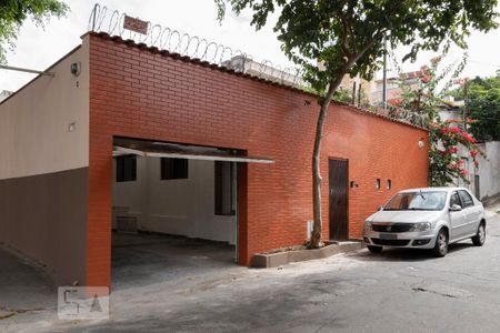 Casa para alugar com 80m², 2 quartos e 2 vagasFachada