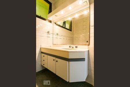 Casa para alugar com 600m², 3 quartos e 7 vagasBanheiro Social