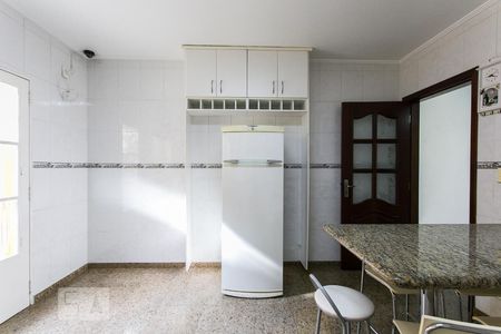 Casa para alugar com 600m², 3 quartos e 7 vagasCozinha