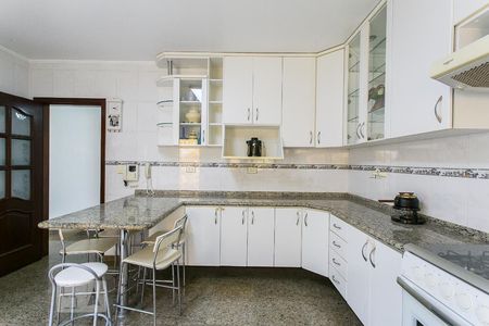 Casa para alugar com 600m², 3 quartos e 7 vagasCozinha