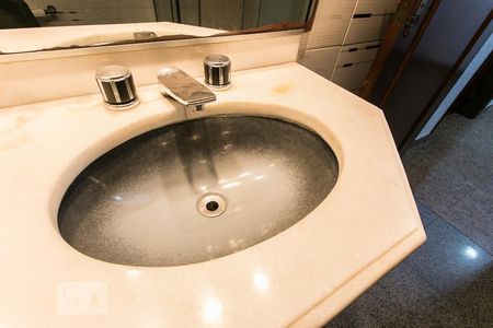 Casa para alugar com 600m², 3 quartos e 7 vagasBanheiro Social