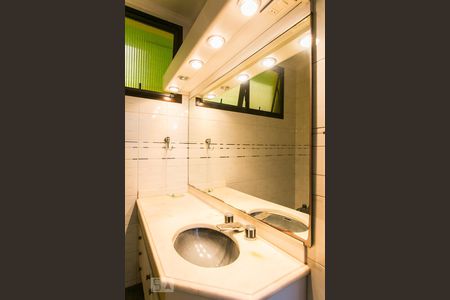 Casa para alugar com 600m², 3 quartos e 7 vagasBanheiro Social