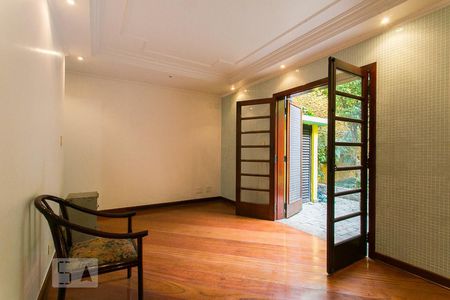 Casa para alugar com 600m², 3 quartos e 7 vagasSuíte