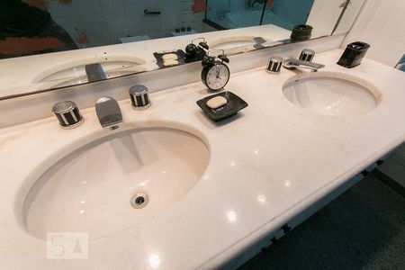 Casa para alugar com 600m², 3 quartos e 7 vagasBanheiro da Suíte