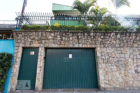 Casa para alugar com 600m², 3 quartos e 7 vagasFachada