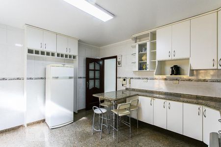 Casa para alugar com 600m², 3 quartos e 7 vagasCozinha