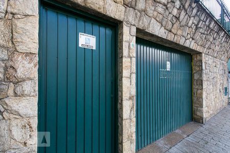 Casa para alugar com 600m², 3 quartos e 7 vagasFachada