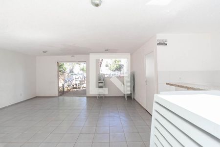 Apartamento para alugar com 46m², 2 quartos e 1 vaga Apartamento para alugar com 46m², 2 quartos e 1 vagaÁrea comum - Salão de festas