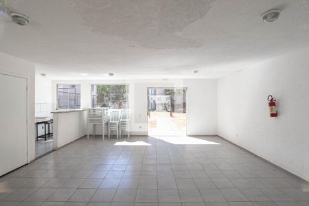 Apartamento para alugar com 46m², 2 quartos e 1 vaga Apartamento para alugar com 46m², 2 quartos e 1 vagaÁrea comum - Salão de festas