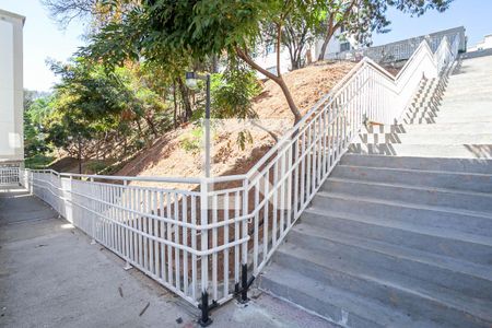 Apartamento para alugar com 46m², 2 quartos e 1 vaga Apartamento para alugar com 46m², 2 quartos e 1 vagaEntrada