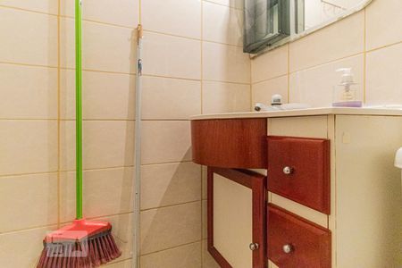 Banheiro - Armário de kitnet/studio para alugar com 1 quarto, 31m² em Bela Vista, São Paulo