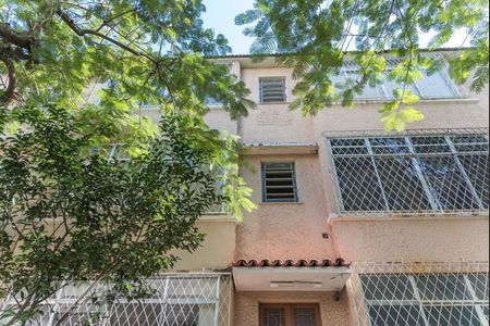 Apartamento à venda com 78m², 2 quartos e sem vaga Apartamento à venda com 78m², 2 quartos e sem vagaFachada