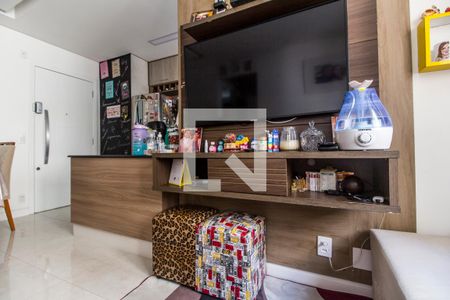 Sala de TV de apartamento à venda com 2 quartos, 51m² em Vila São João, Barueri