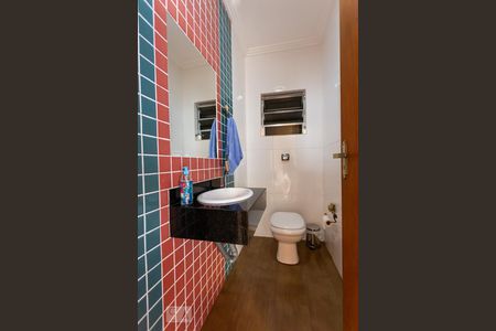 Casa à venda com 277m², 3 quartos e 8 vagas Casa à venda com 277m², 3 quartos e 8 vagasLavabo 2