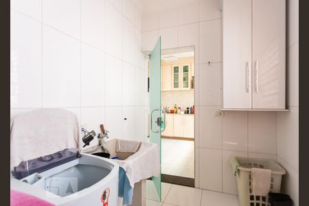 Casa à venda com 277m², 3 quartos e 8 vagas Casa à venda com 277m², 3 quartos e 8 vagasÁrea de Serviço