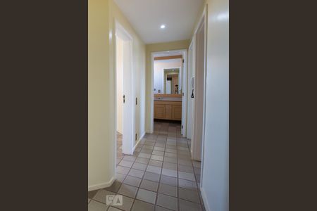 Corredor dos Quartos de apartamento para alugar com 4 quartos, 193m² em Centro, Ribeirão Preto