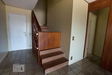Escada de apartamento para alugar com 4 quartos, 193m² em Centro, Ribeirão Preto
