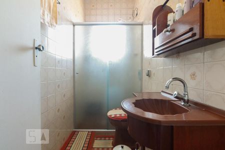 Banheiro (Casa 01) de casa à venda com 3 quartos, 154m² em Vila Invernada, São Paulo