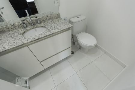 Banheiro de kitnet/studio para alugar com 1 quarto, 30m² em Consolação, São Paulo