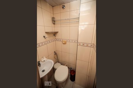 Apartamento à venda com 75m², 2 quartos e sem vagaBanheiro de Serviço