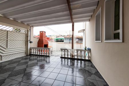 Casa à venda com 108m², 2 quartos e 2 vagas Casa à venda com 108m², 2 quartos e 2 vagasVaranda