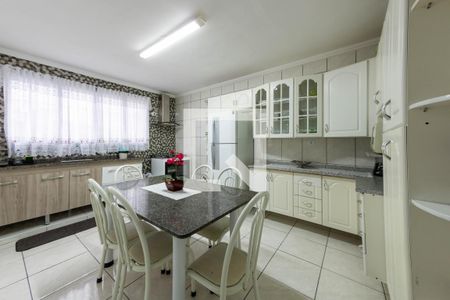 Casa à venda com 108m², 2 quartos e 2 vagas Casa à venda com 108m², 2 quartos e 2 vagasCozinha