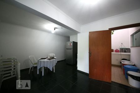 Casa à venda com 206m², 4 quartos e 6 vagasCopa