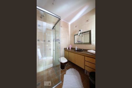 Casa à venda com 206m², 4 quartos e 6 vagasBanheiro