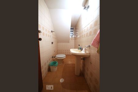 Casa à venda com 206m², 4 quartos e 6 vagasBanheiro de Serviço 2