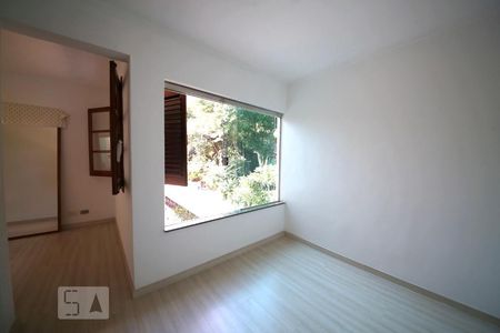 Casa à venda com 206m², 4 quartos e 6 vagasSala