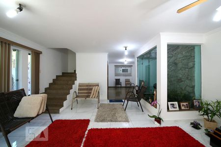 Sala de casa à venda com 4 quartos, 206m² em Jardim Umuarama, São Paulo