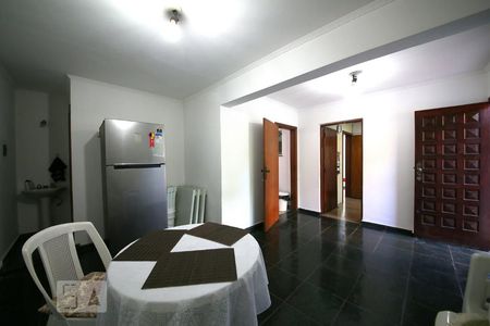 Casa à venda com 206m², 4 quartos e 6 vagasCopa