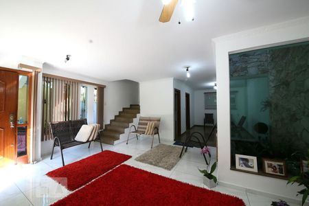 Sala de casa à venda com 4 quartos, 206m² em Jardim Umuarama, São Paulo