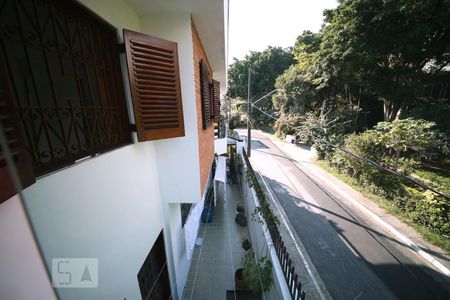 Casa à venda com 206m², 4 quartos e 6 vagasSala - Vista