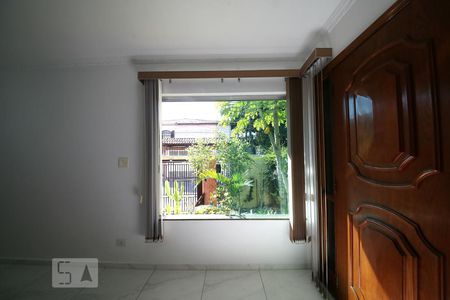 Sala de casa à venda com 4 quartos, 206m² em Jardim Umuarama, São Paulo