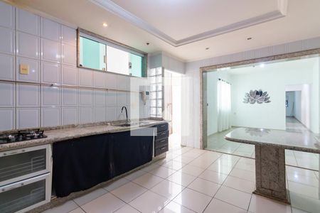 Casa para alugar com 250m², 4 quartos e 2 vagasCozinha