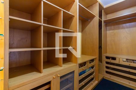 Casa para alugar com 250m², 4 quartos e 2 vagasCloset